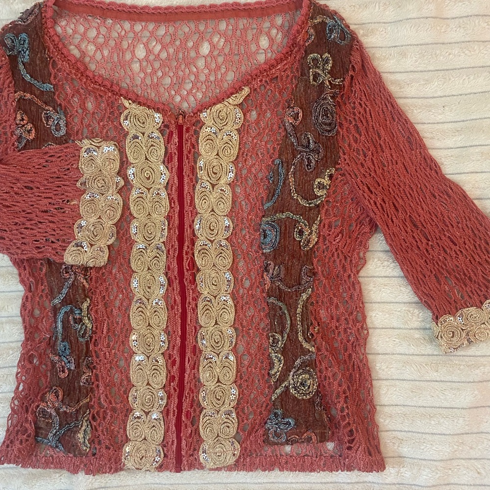 ONE OF A KIND VINTAGE Y2K CROCHET CARDIGAN WITH AMAZING DETAILING!! - Picture 3 of 4